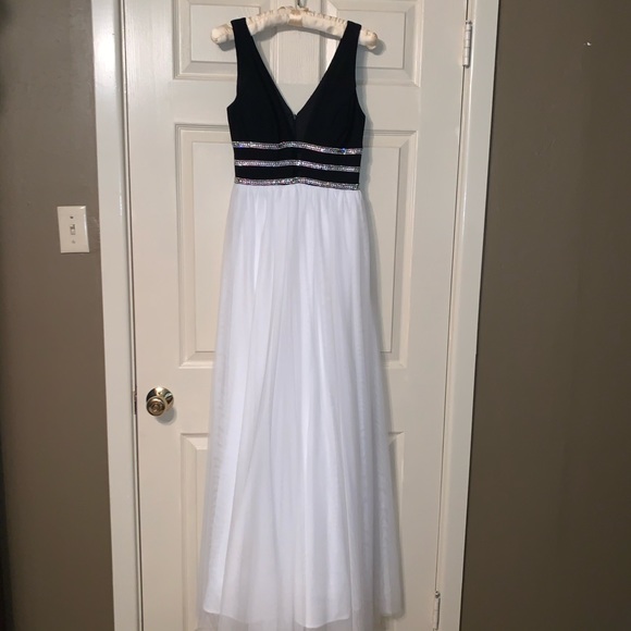 Prom Dress - Picture 1 of 2